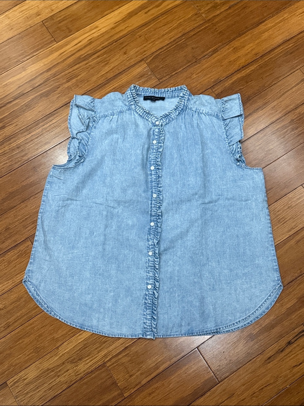 Jane + Delancey Light Chambray Ruffle-Trim Button Top XL